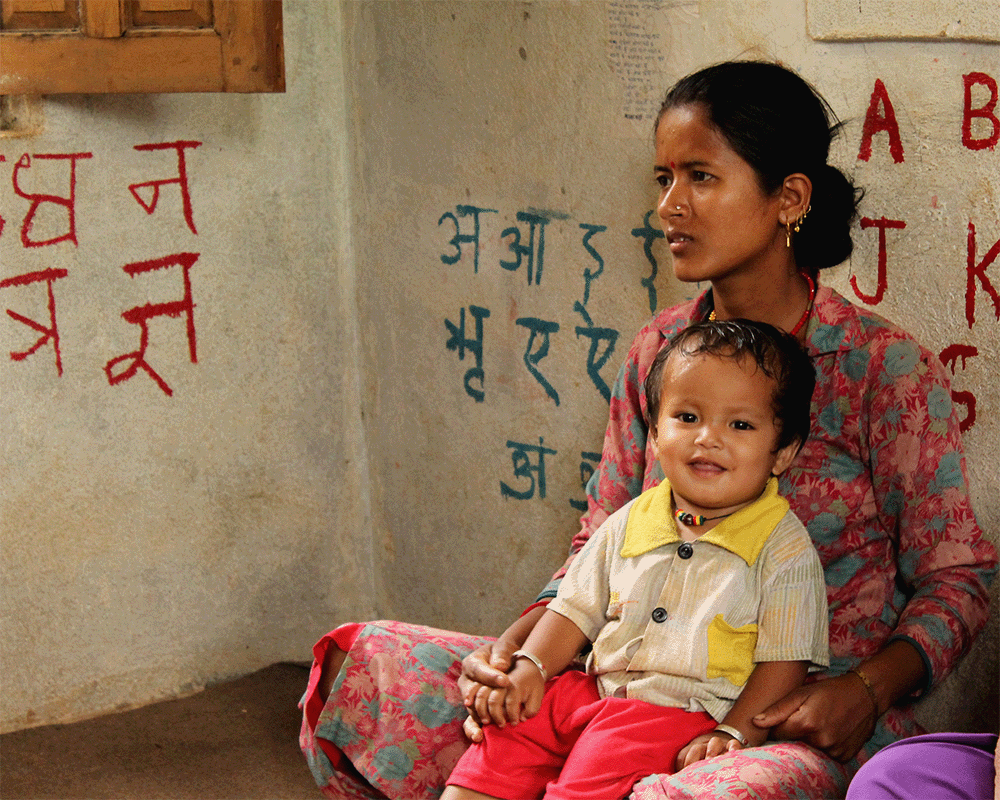Mother-and-toddler-in-Nepal